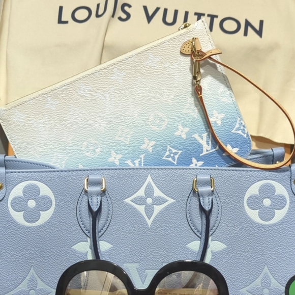 $SOLD OUT$Blue Tote & Lrg Pochette New w/ Box & Dustbag - Picture 15 of 16